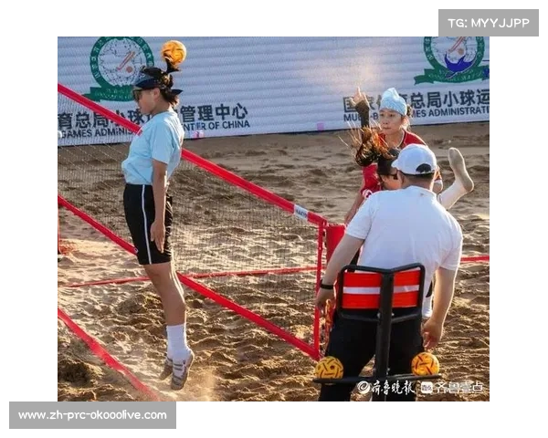 U8女子俱乐部组冠军由某校代表队获得，女队员展现巾帼不让须眉之势